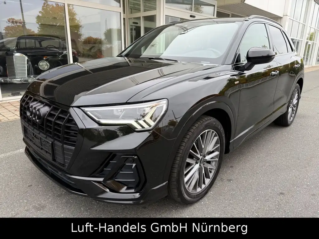 Audi Q3 35 TDI S line Black Edition Virtual Leder Mat – Foto vom Hof