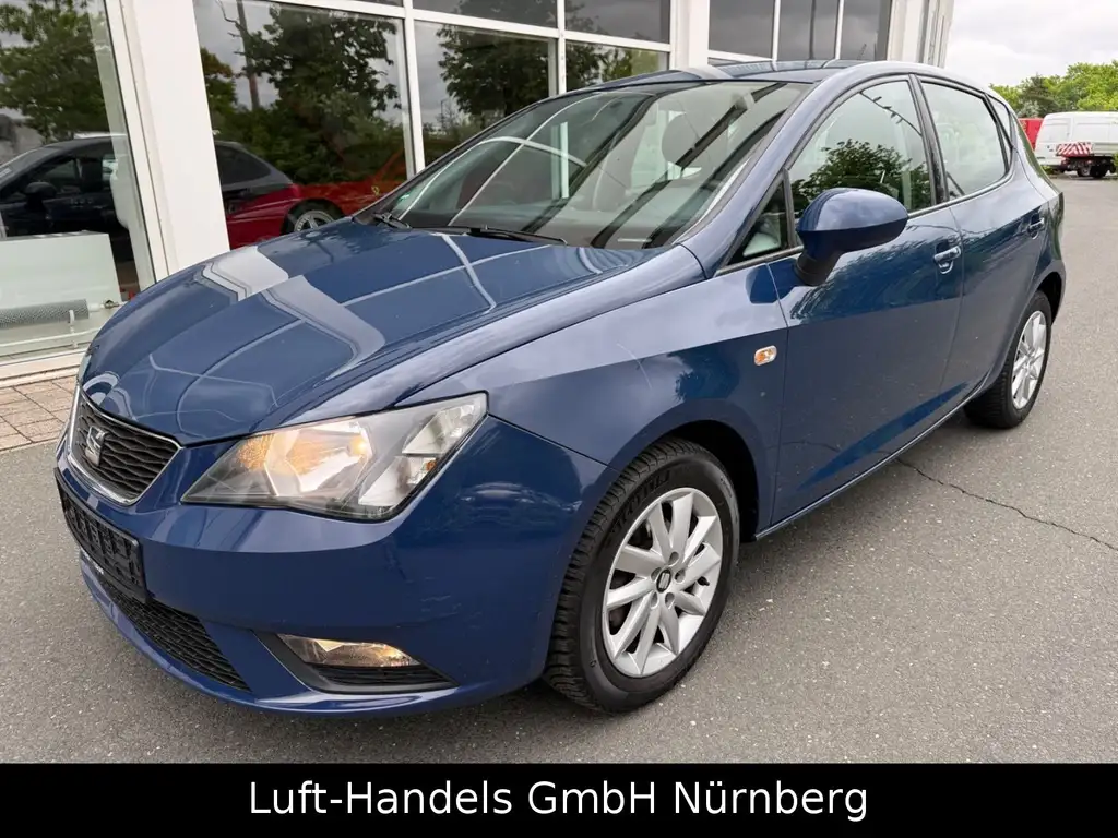 SEAT Ibiza Style 1.2 Klimautom ALU Euro 6 2-Zonen-Klimaautomatik, Beifahrerairbag, Alufelgen, Nebelscheinwerfer, Müdigkeitswarnsystem, Lichtsensor, Radio, Notrad – Foto vom Hof