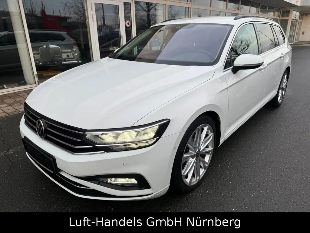 VW Passat Variant Business DSG ACC Panoram LED Navi – Foto vom Hof